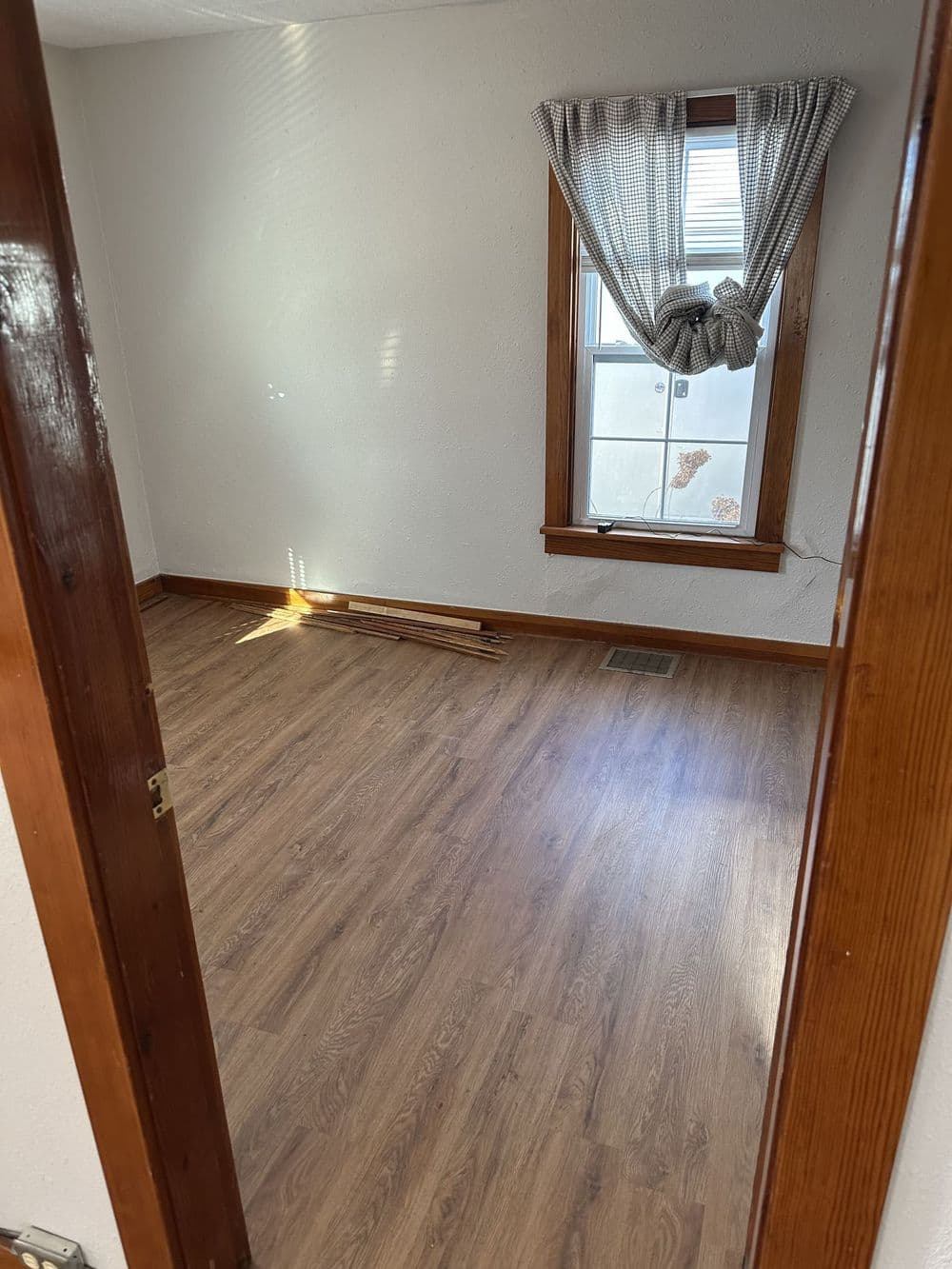 Gallery photos for Hardwood Floor Installation: Image #8